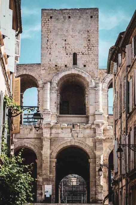 ארל Appartement A Pied Du Centre Avec Place De Parking מראה חיצוני תמונה